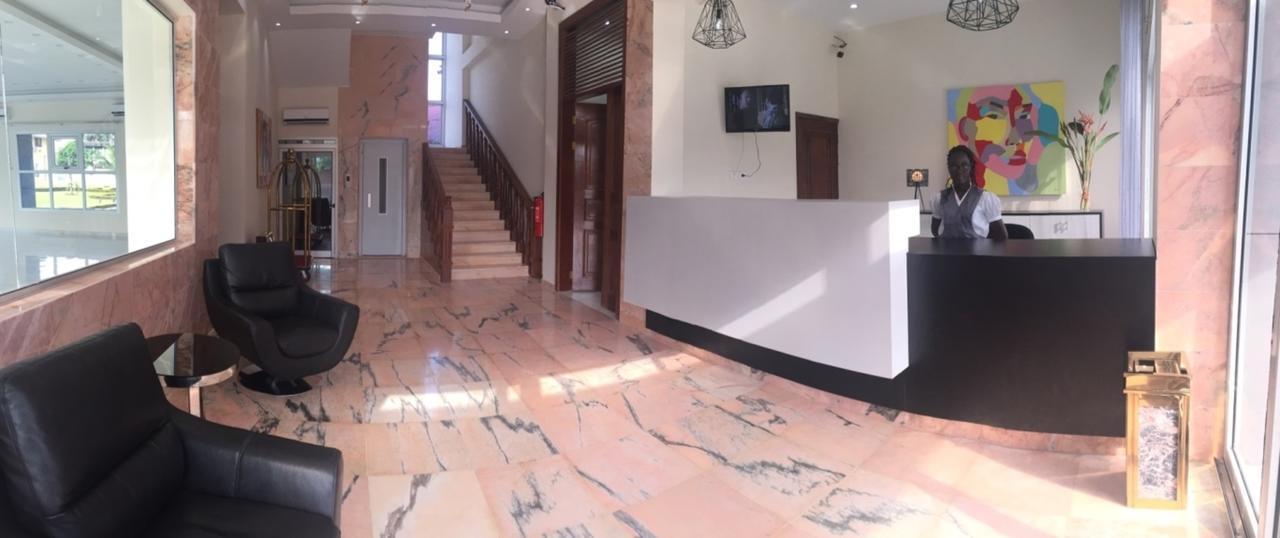 Hotel Bella Riva Киншаса Экстерьер фото